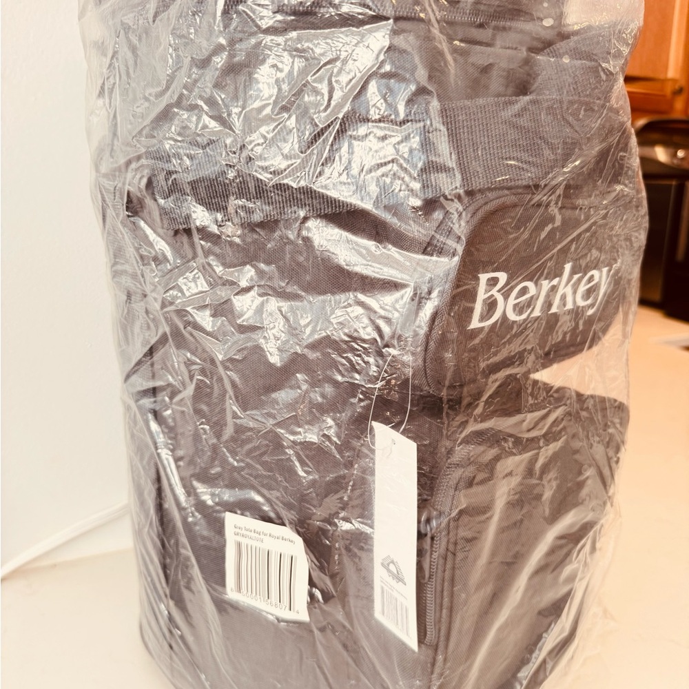 Berkey Royal Water Filter Set with Travel Tote and Accessories - Picture 3 of 8